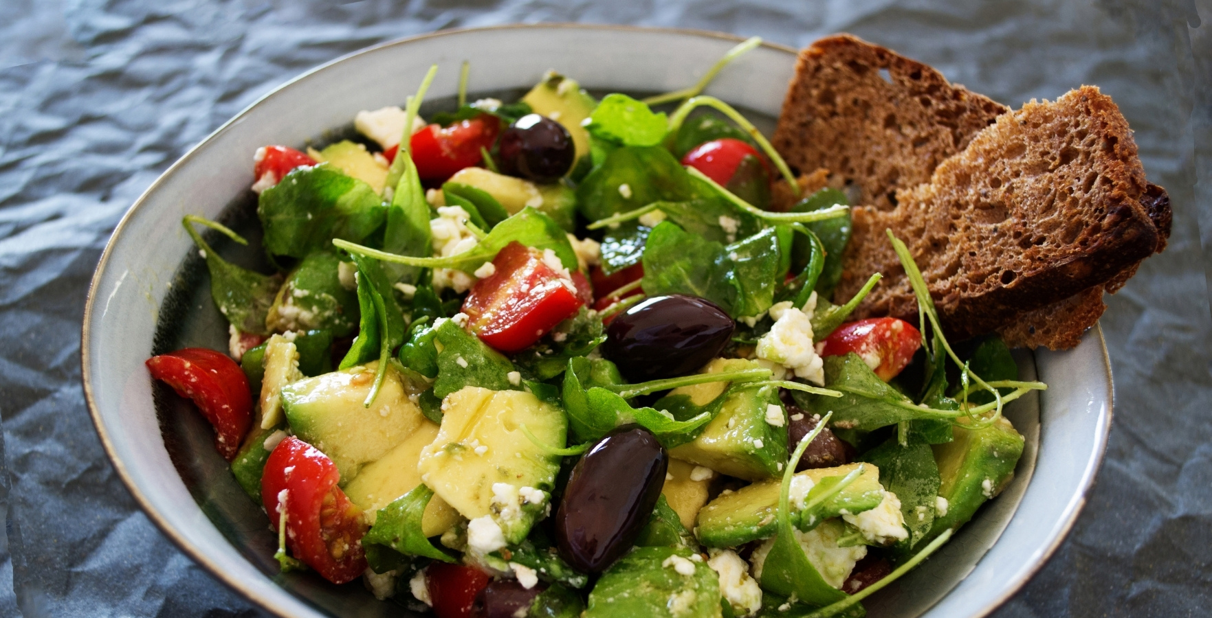 Mediterranean chickpea salad with cucumbers and tomatoes with Spiralz Spanish Beet Kvass.
